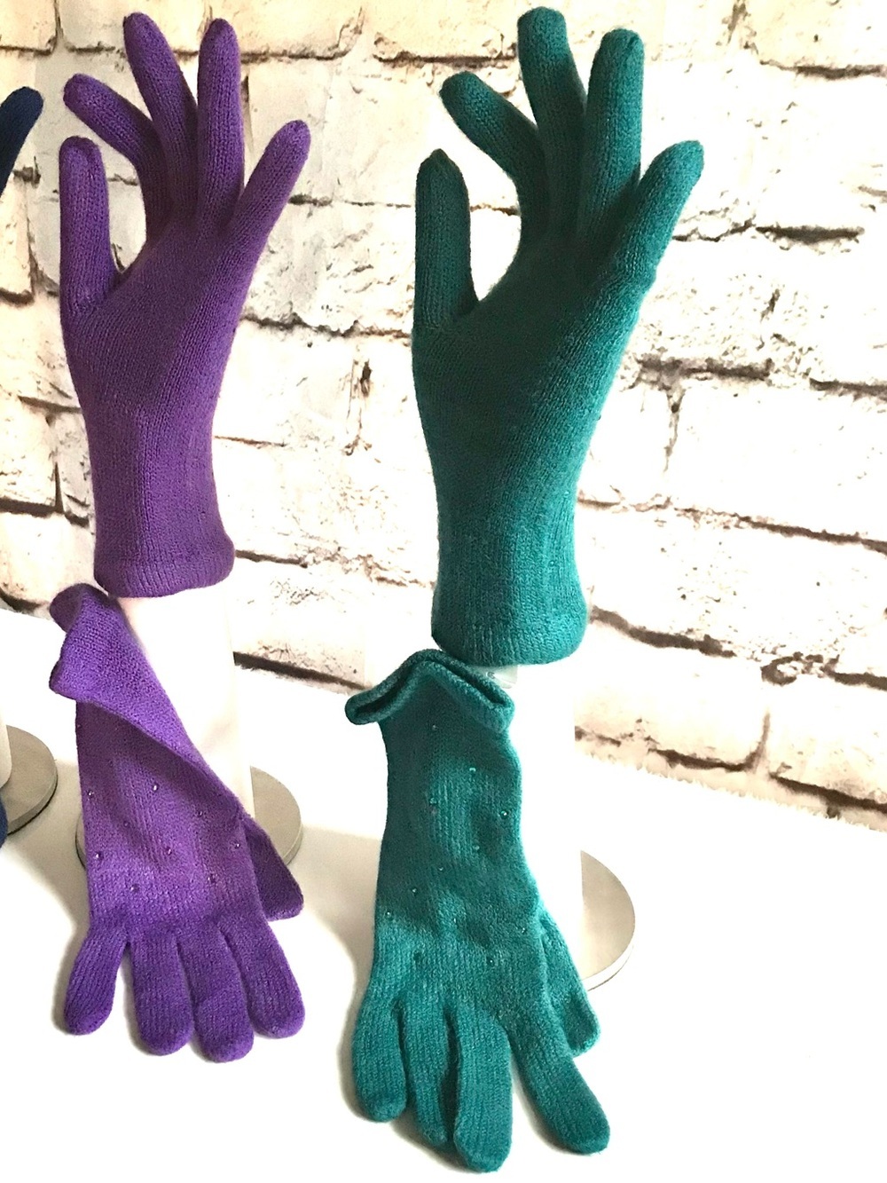 NWT Embellished PURPLE Knit Gloves One size 1 Pair NEW WITH TAGS - Picture 3 of 7